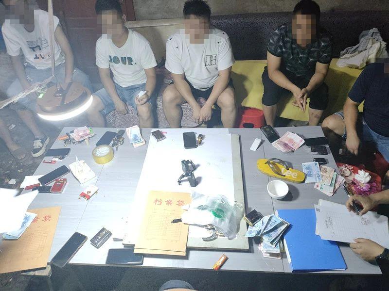 現(xiàn)場抓獲9人！貴州羅甸公安成功搗毀一賭博窩點(diǎn)